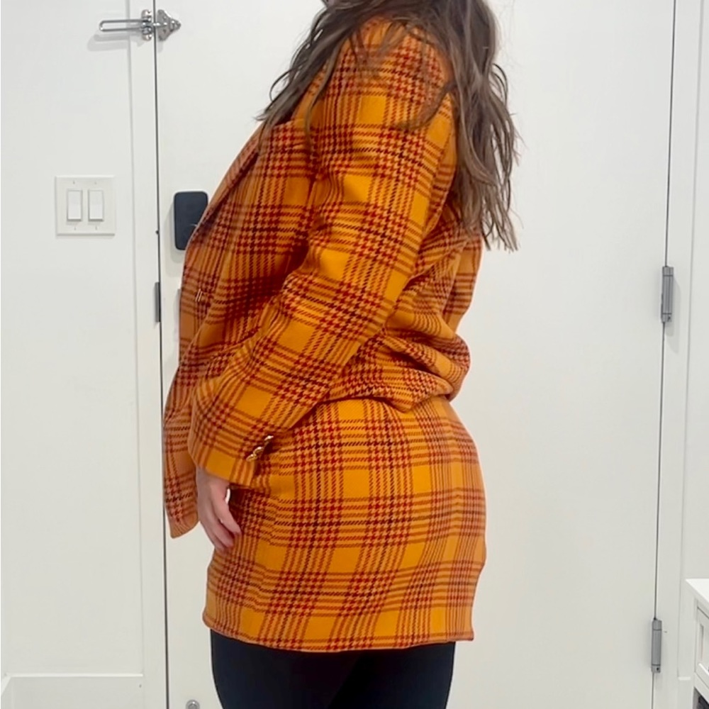 The ORIGINAL BURBERRYS OF LONDON Gorgeous like new Orange Suit Set